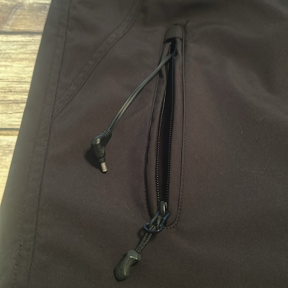 NWT The Fieldsheer Dual Power Water Resistant Heated Vest - Picture 6 of 8